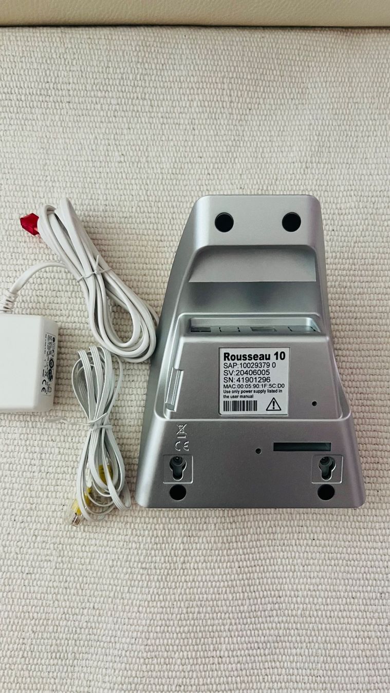 Swisscom Telefone: Swisscom Rousseau 300 DECT IP Telefon 2 Stck mit Ladestation – Gebraucht aus Winkel von Wilderness 4