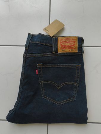 Herren Jeans Levi's 511 dunkelblau Grösse W38 L32 neu