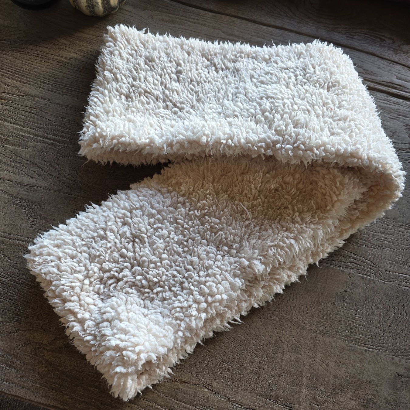 Foulard & Sciarpe: 🐸 TEDDY LOOP SCHAL HALSSCHLAUCH OFFWHITE – Usato da Môtier (Vully) venduto da Frogs 2