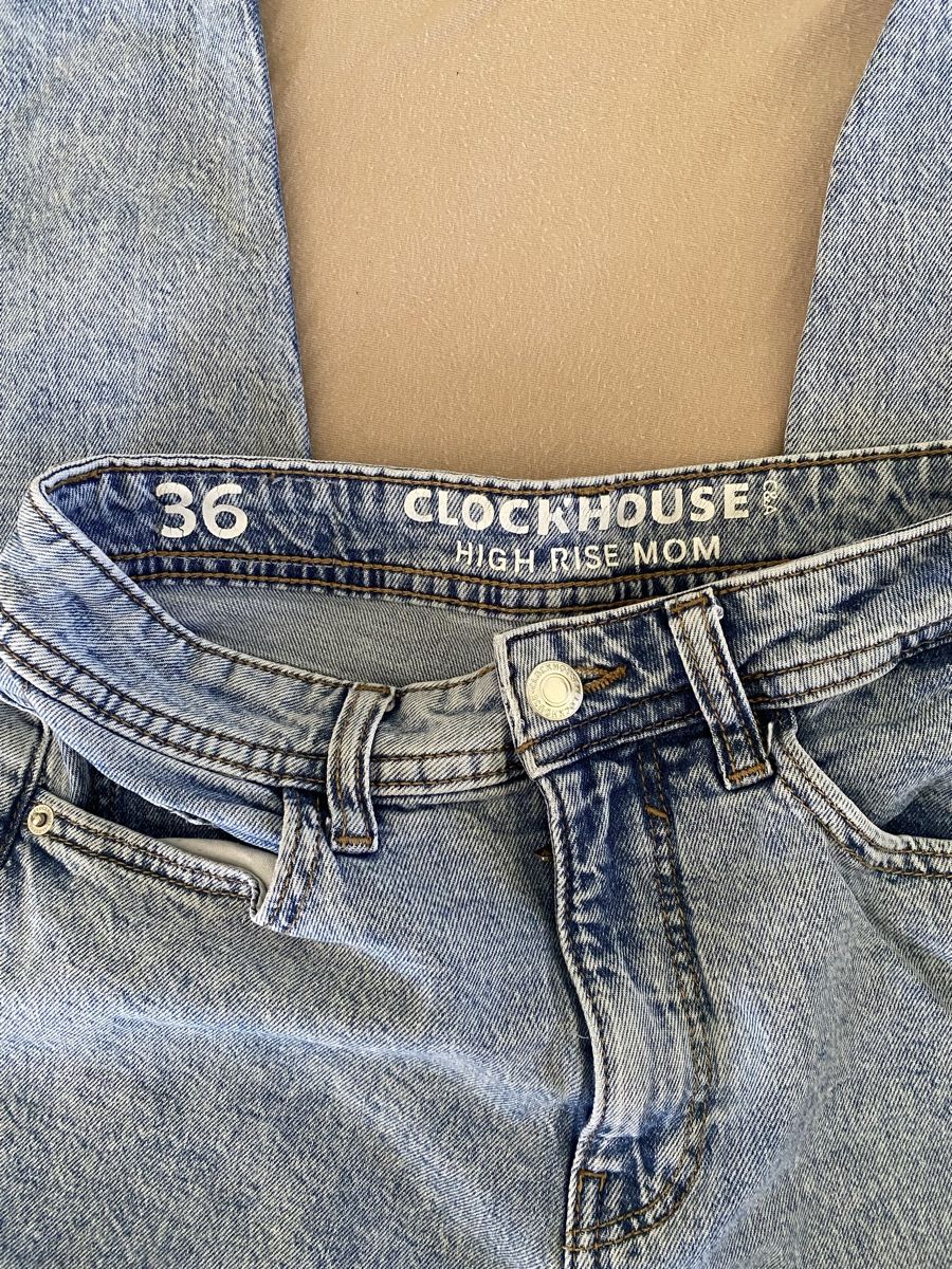 C&A Jeans: Jean Mom Clockhouse bleu clair taille 36 – Usato da Villars-sur-Glâne venduto da mel_6q5w 1
