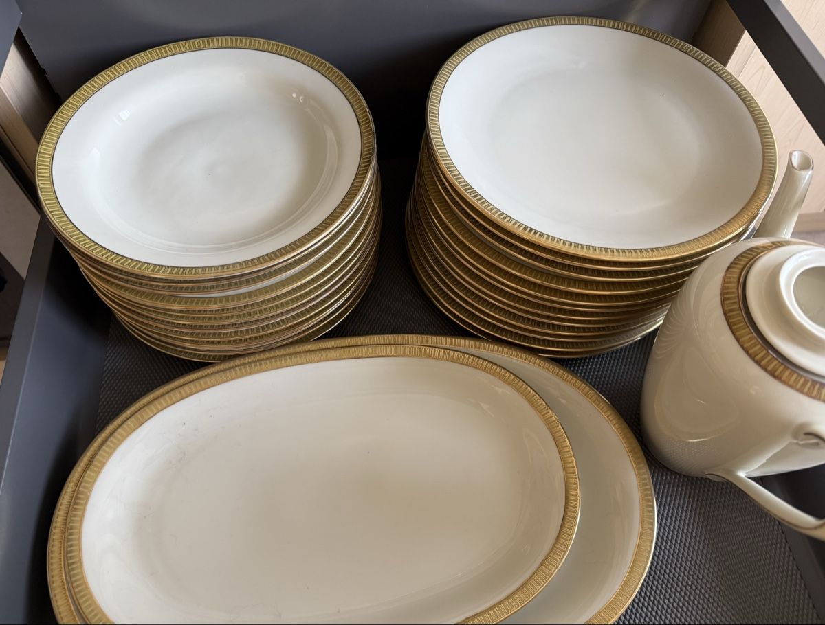 Winterling Set di piatti: Winterling Geschirr mit Goldrand – Usato da Hofstetten SO venduto da anja4114 3