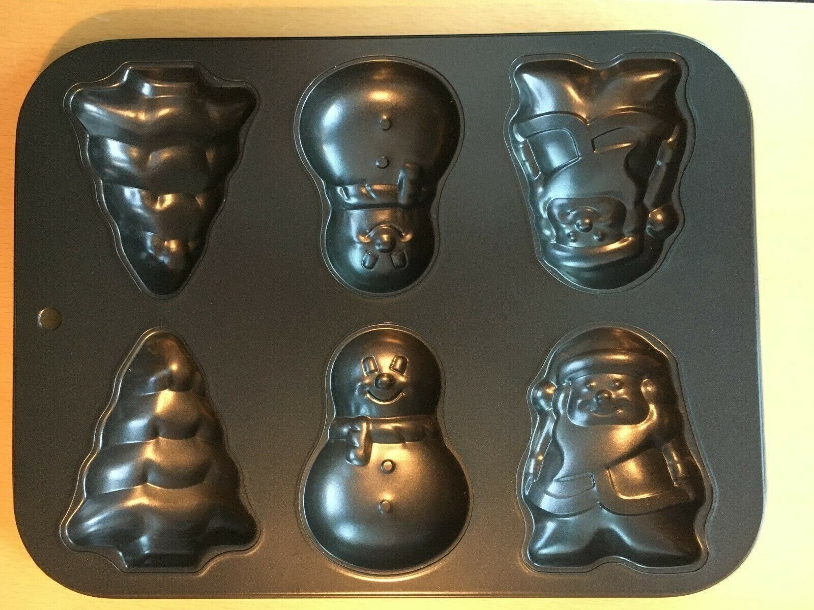 Teglie da forno: Back Form backen Schnee Mann Tanne Baum Samiklaus Nikolaus – Nuovo e nell'imballaggio originale da Langnau am Albis venduto da Zauberw