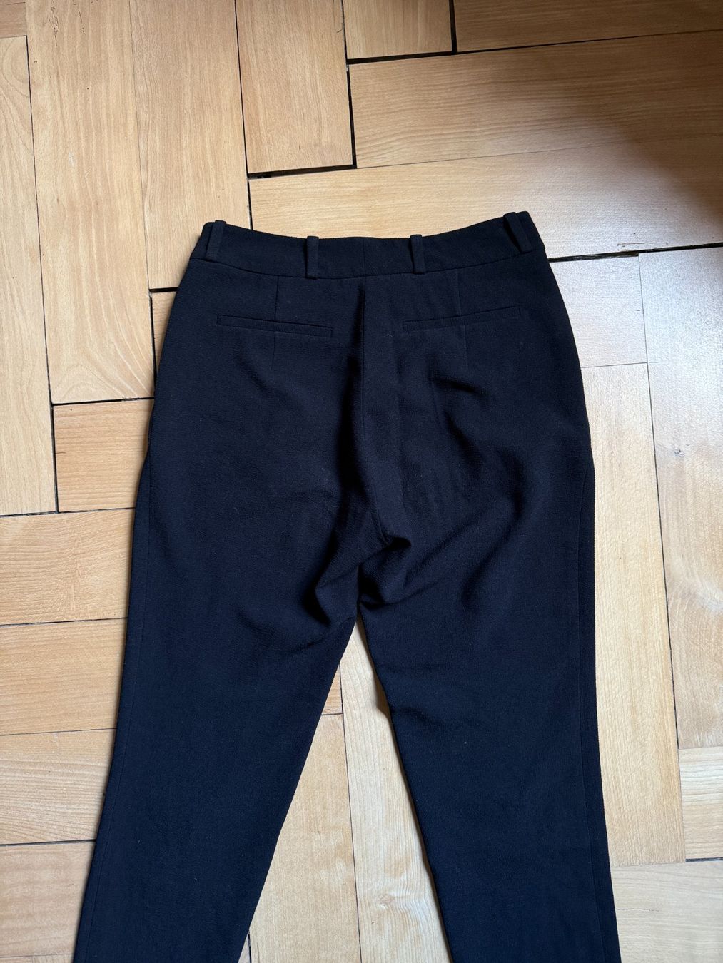 Pantaloni: CUISSE DE GRENOUILLE - Hose schwarz 34 – Usato da Zürich venduto da Diazaio 3