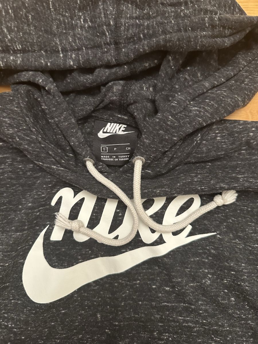Nike Pullover & Sweatshirts: Dünner Kapuzenpullover Damen Gr.S – Neu und originalverpackt aus Bettlach von Tradenet100 2