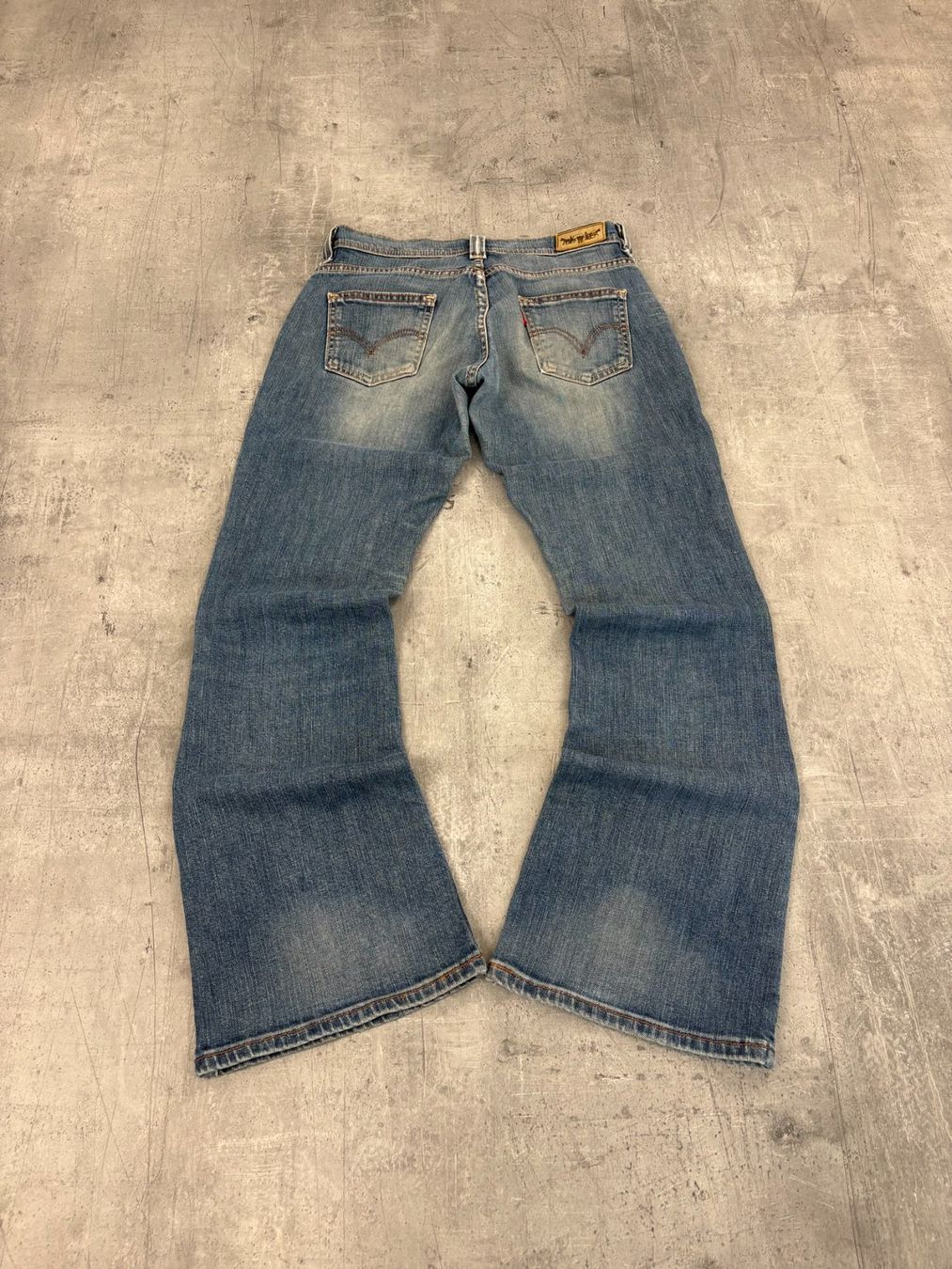 Levi's Jeans: Vintage Levis Bootcut Flared jeans (M) – Usato da Werdenberg venduto da hase.vintage 1