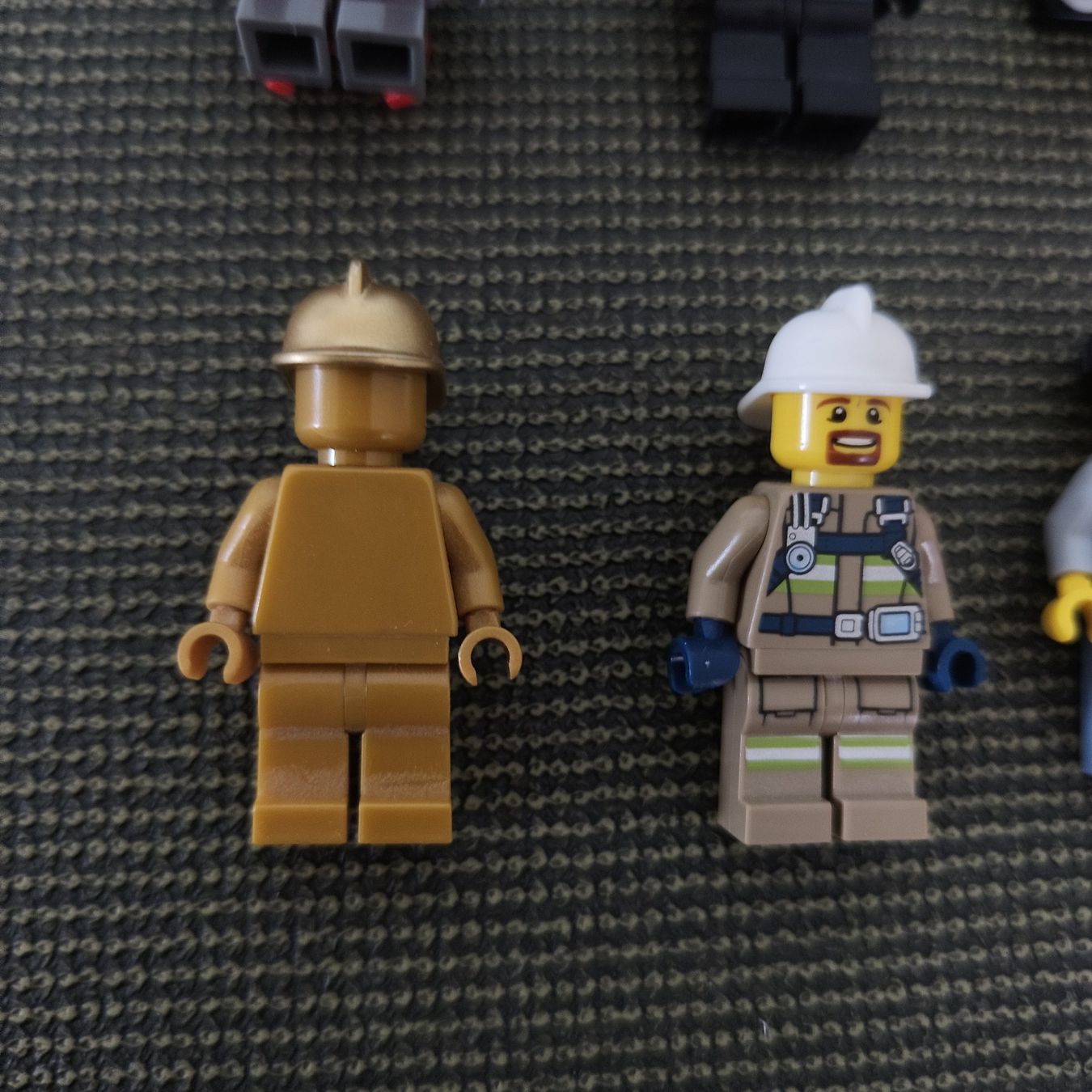 Lego Spielzeuge: Set 10 Lego Figuren – Gebraucht aus Meilen von FAVALLID 2