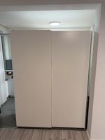 IKEA PAX Kleiderschrank mit LED-Beleuchtung