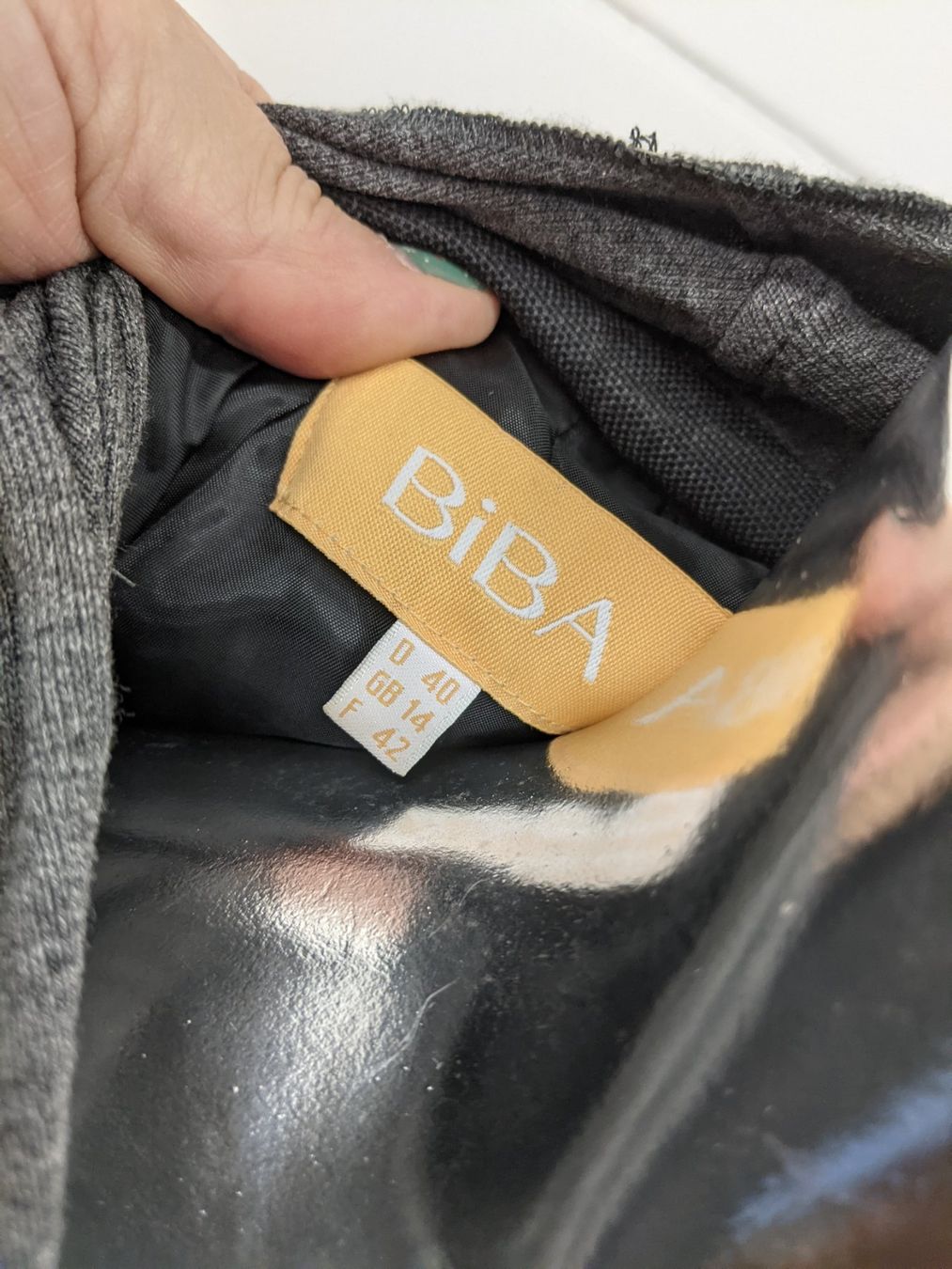 Completi & Tailleur: Oberteil Gr 40 mit Leggins Gr 36 – Usato da Langnau am Albis venduto da Judithsebi 2
