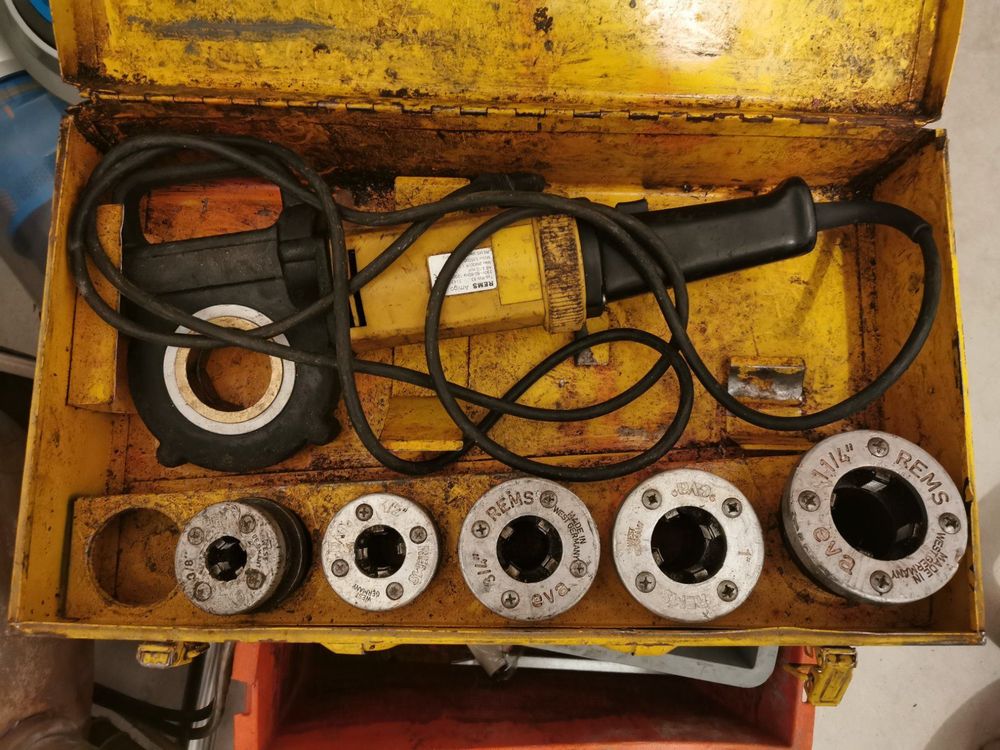 Stürmer GS 1100-16 E Gewindeschneidmaschine - Präzises Gewindeschneiden Leicht Gemacht