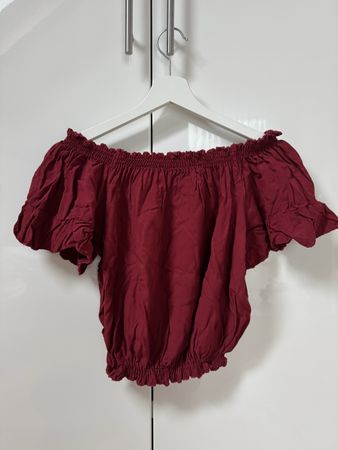 Brandy Melville Schulterfreies Top, Bordeaux-rot