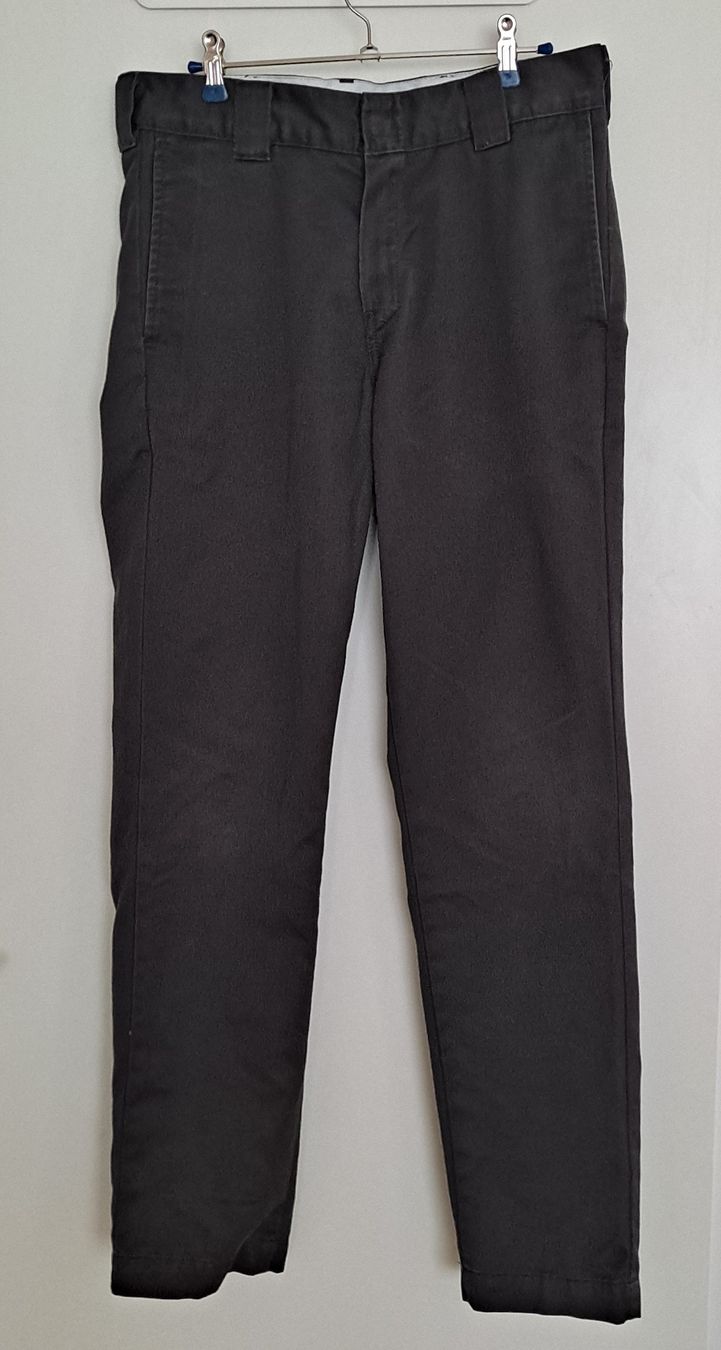 Carhartt Pantaloni: Carharrt Herren Hose Gr. 29 / 32 – Usato da Liestal venduto da Mas-Y-Mas 1