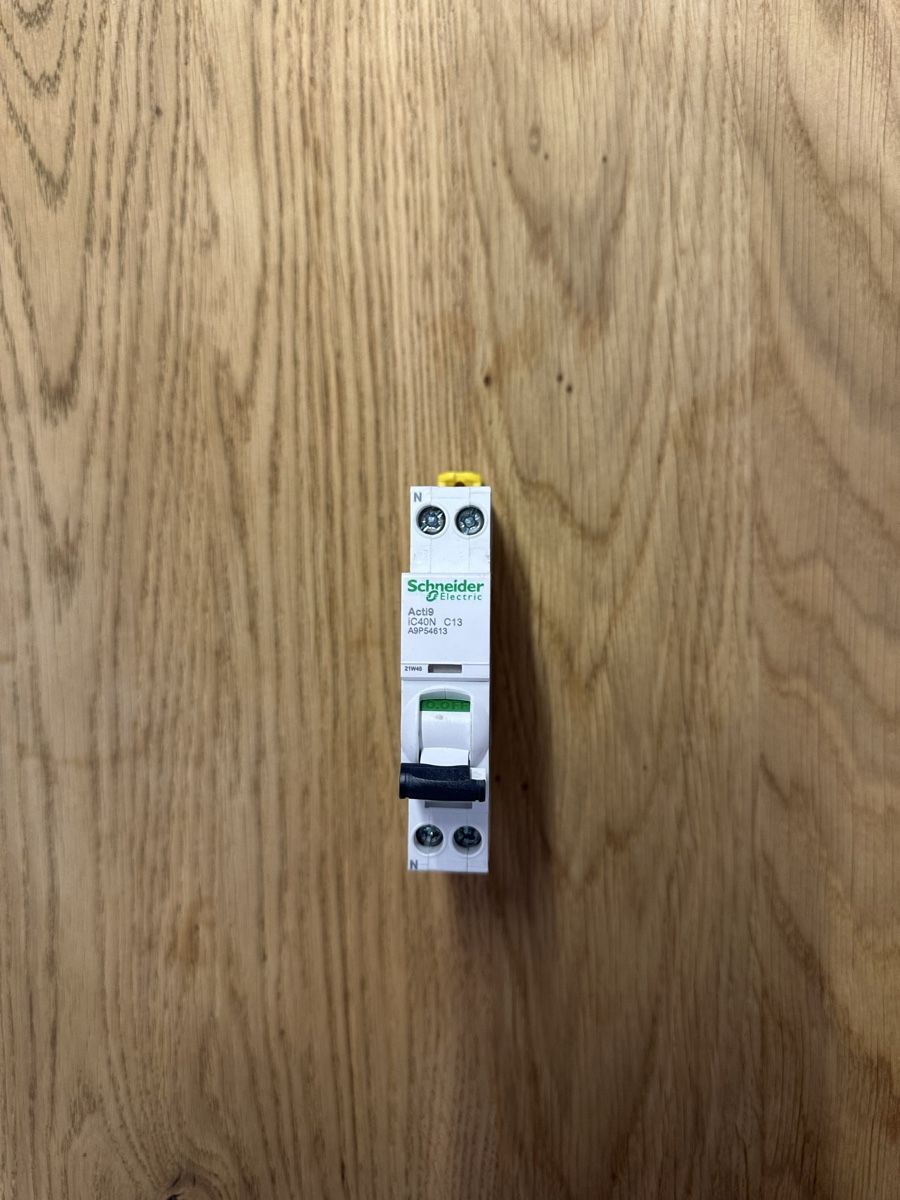 Interruttori: Leitungsschutzschalter Schneider C16 230V neu – Nuovo (secondo la descrizione) da Wildhaus venduto da lst_n58m