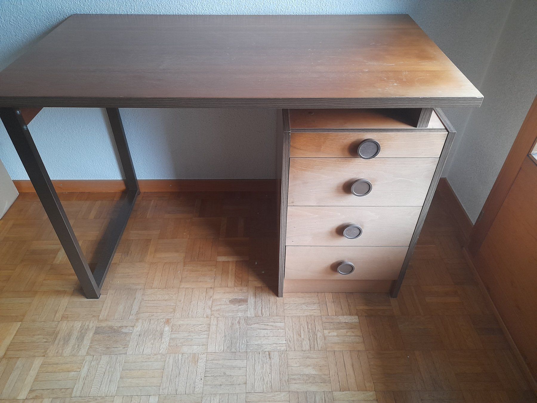 Schreibtische: Schreibtisch – Gebraucht aus Sarnen von cla_v6q2