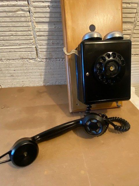 Telefone: ALTES WANDTELEFON – Gebraucht aus Chur von silbermon 4