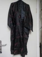 Schwarzer Seiden Kimono mit Drachenstickerei, M (75)