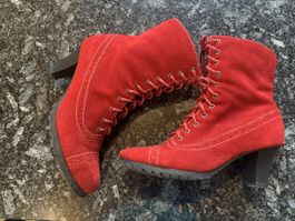 Rote Wildleder Stiefelette