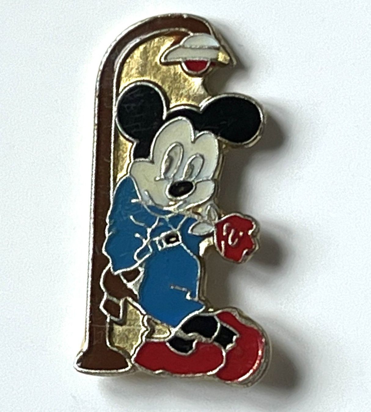 Disney Placchette & Badge: Pin Disney Mickey Mouse – Usato da Kriens venduto da TSCH1 1
