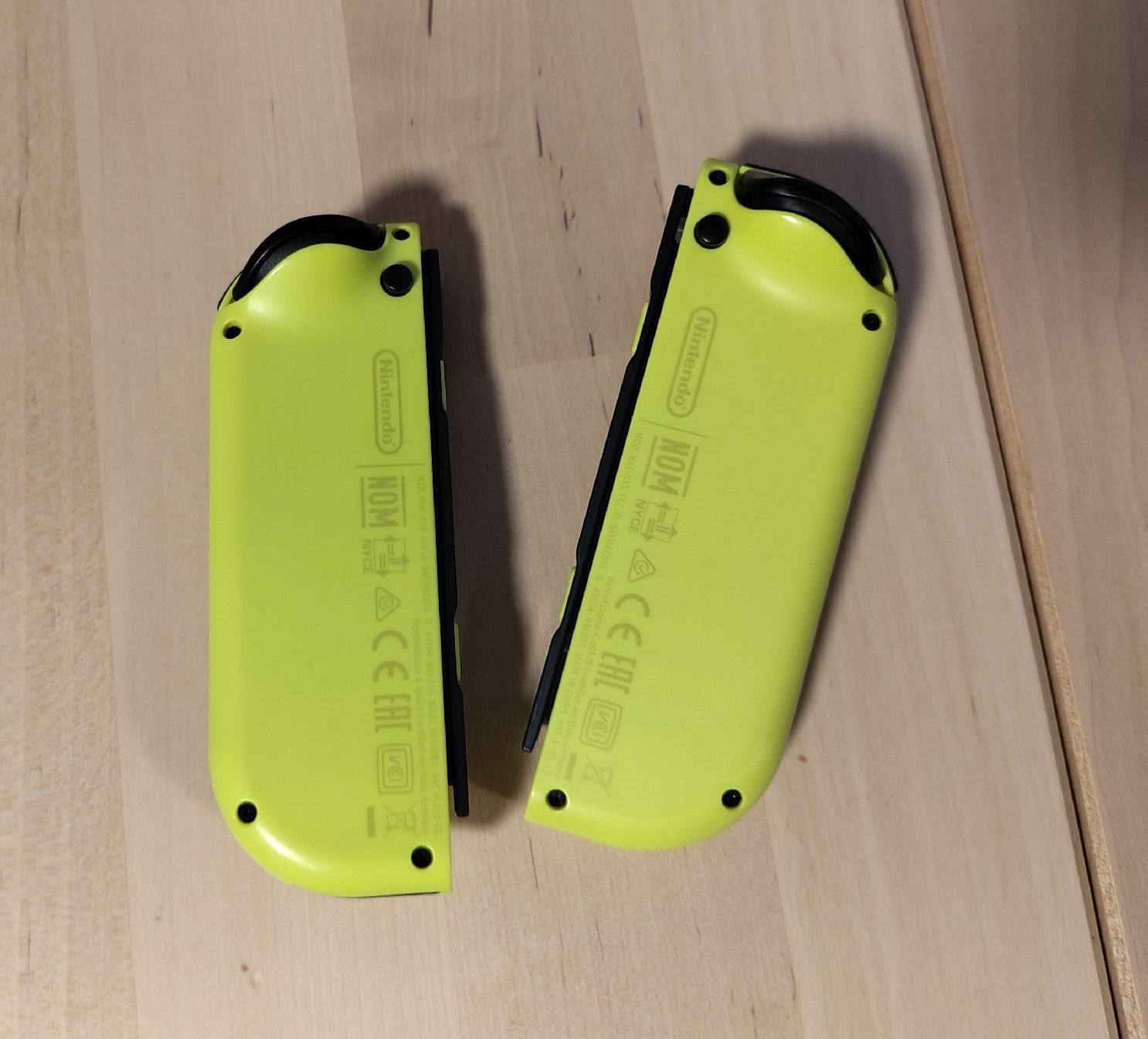 Nintendo Controller: Paire Joy-Con Neon-Yellow – Usato da Pully venduto da max_t56z 3