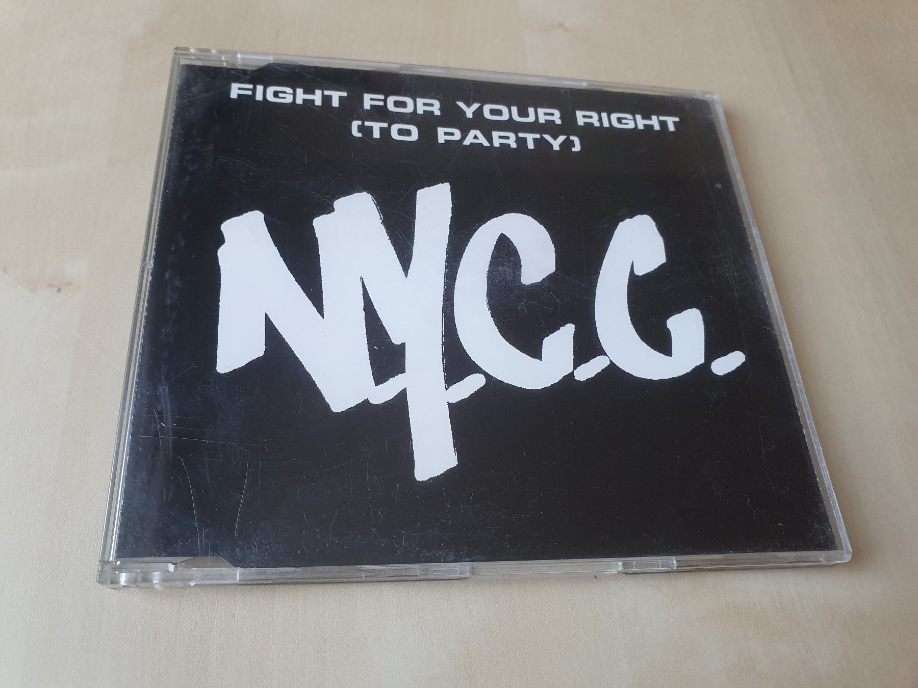 CD: NYCC Fight for your Right – Usato da Stansstad venduto da collectorsshop