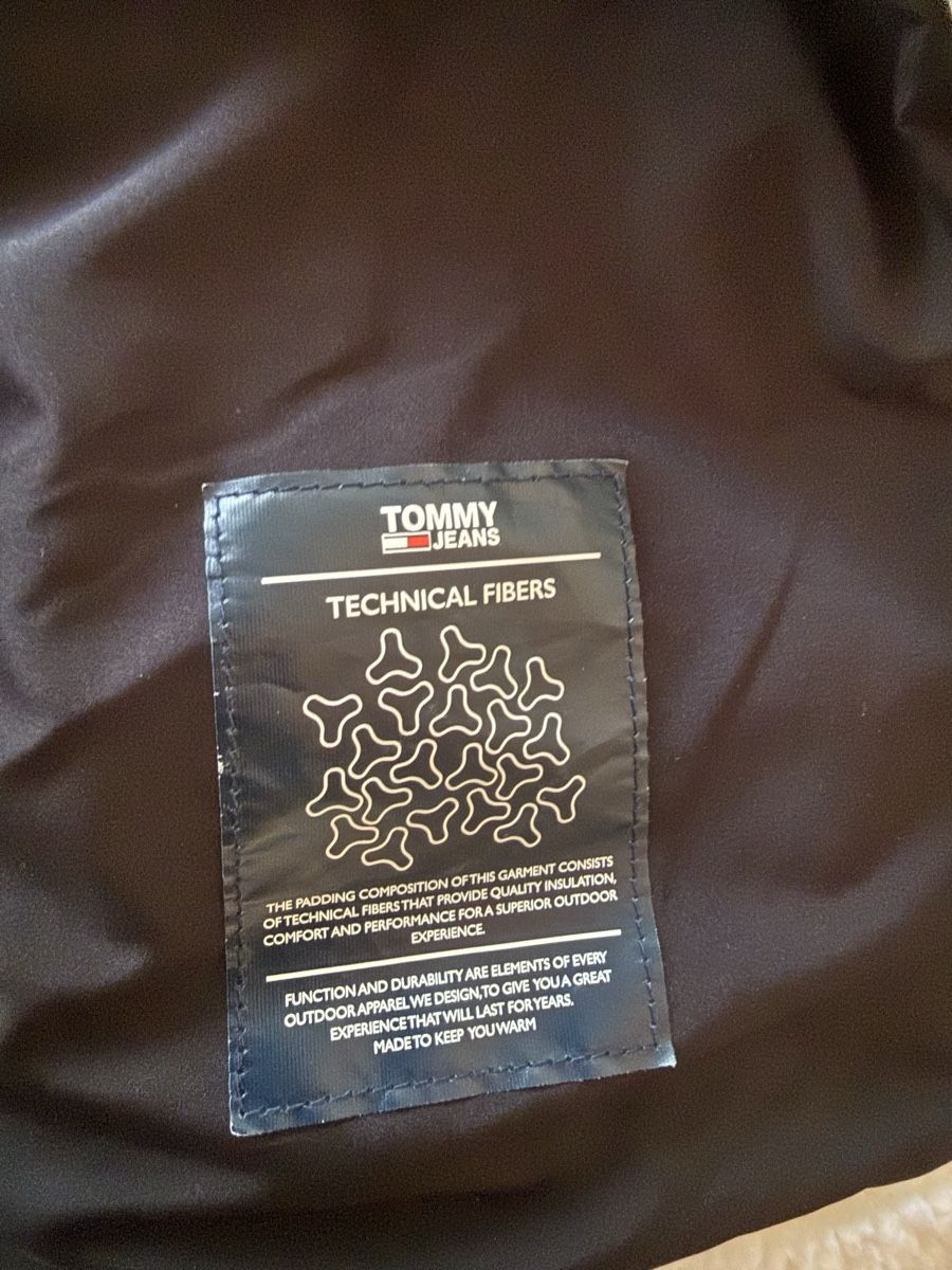 Tommy Hilfiger Vestes: Tommy Jeans Winterjacke Gr. M – D'occasion à Uzwil par Weihnachtsgnom 4