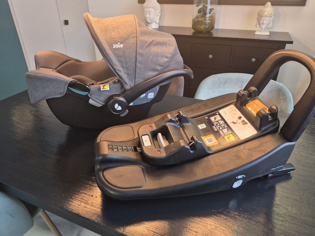 Joie Auto-Kindersitze: Joie I- Snug 2 Kindersitz mit Isofixstation – Gebraucht aus Vordemwald von ste_g86z 1