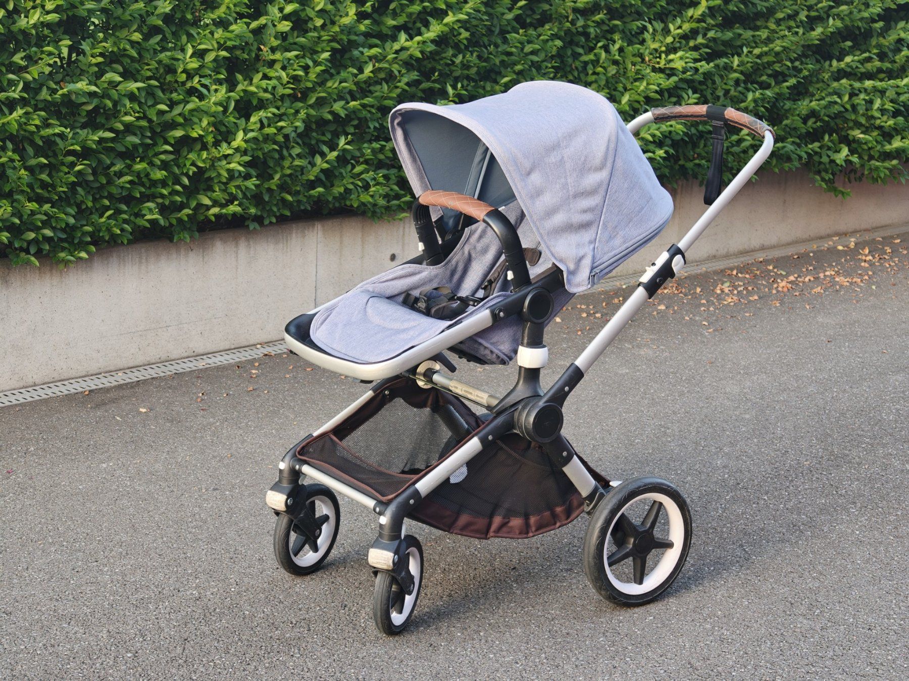 Bugaboo Carrozzine: Bugaboo Fox mit viel Zubehör – Usato da Nottwil venduto da Norex