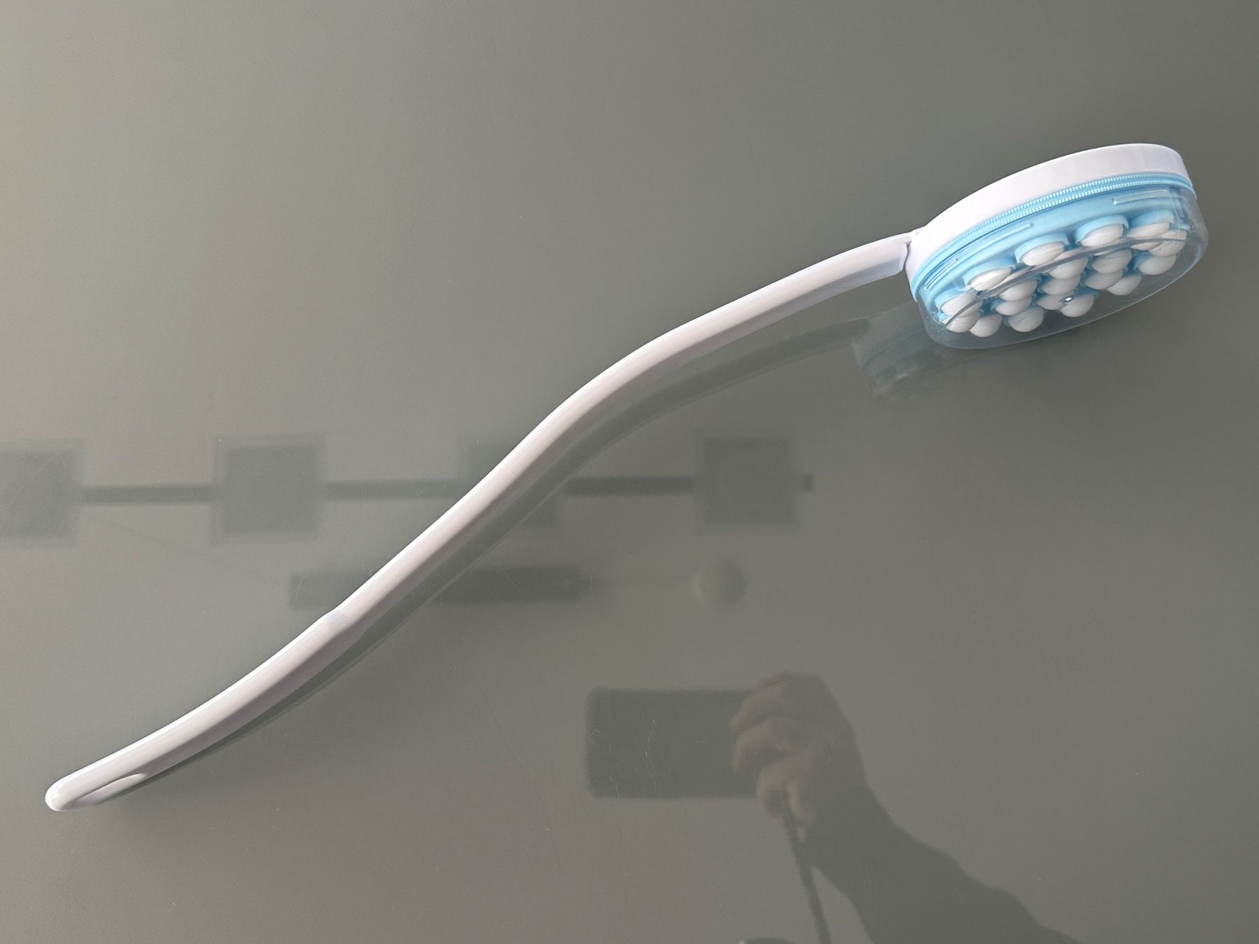 Altro per la cura del corpo: Eincremehilfe Rücken – Usato da Zollikon venduto da Krenapf 1