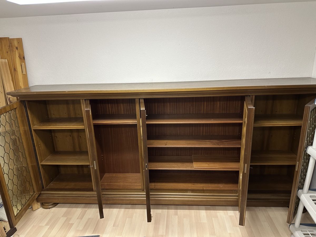 Kommoden: Grosses Stilmöbel-Sideboard / Anrichte (Klassischer Stil) – Gebraucht aus Oberhasli von burkhben 2