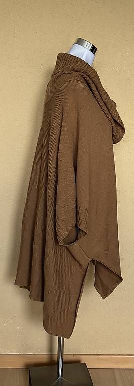 Sonstige Damenmode: Poncho  – Neu und originalverpackt aus Alterswilen von lyd_dsn2 1