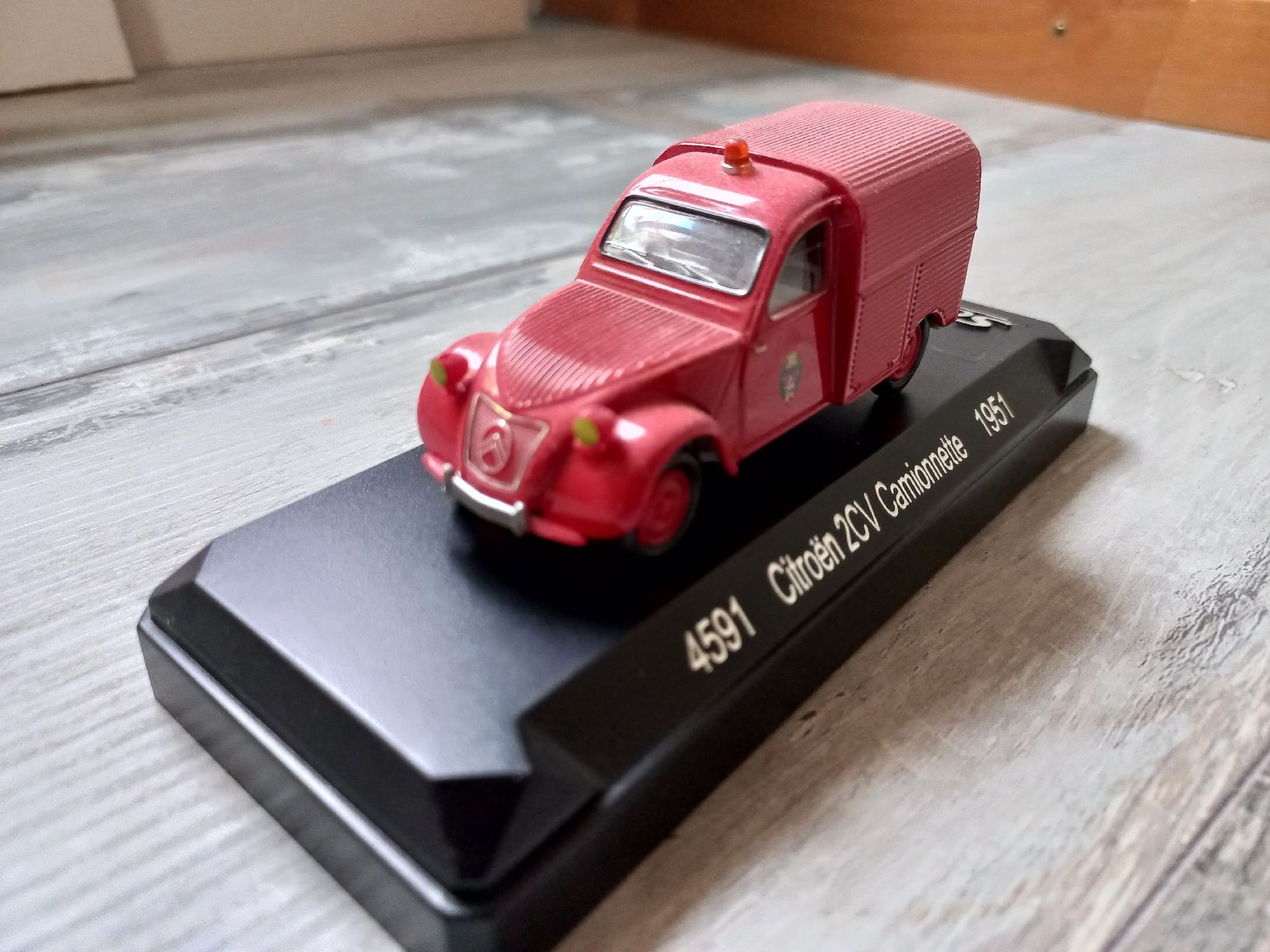 Solido Modellini d'auto: Citroën 2CV camionnette pompier 1/43 Solido – Usato da Attalens venduto da remy_s00 1