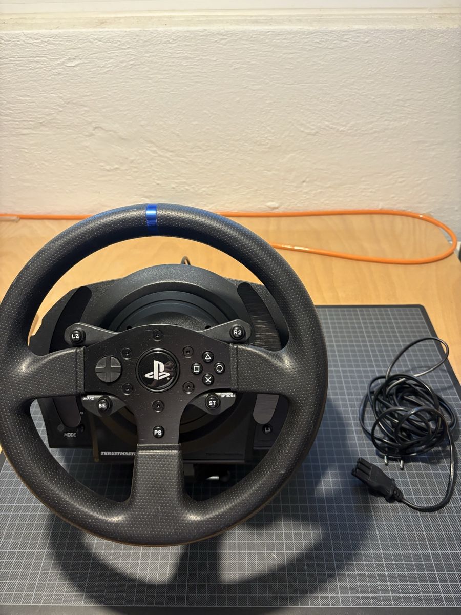 Thrustmaster Manettes: Thrustmaster T300 RS – D'occasion à Tann par noah.din 2