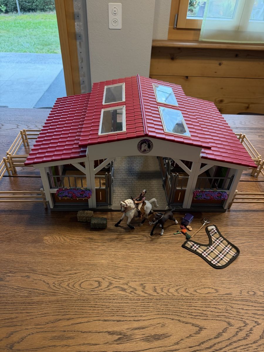 Schleich Spielzeuge: Schleich Reiterhof 42344 – Gebraucht aus Auw von grisu81