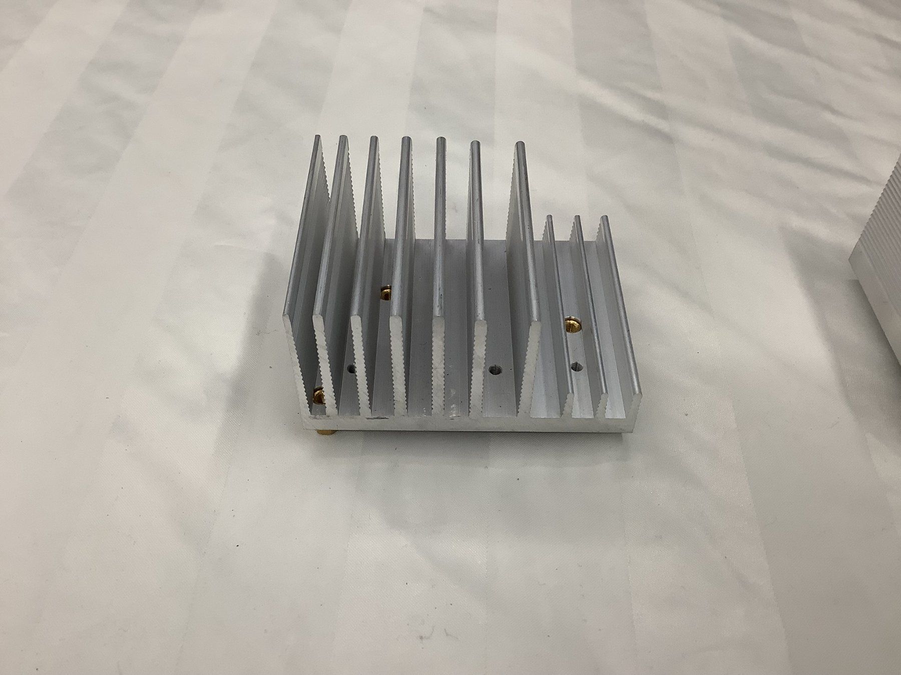 Componenti elettronici: KÜHLKÖRPER ALUMINIUM – Usato da Glarus venduto da Mdelphi 1