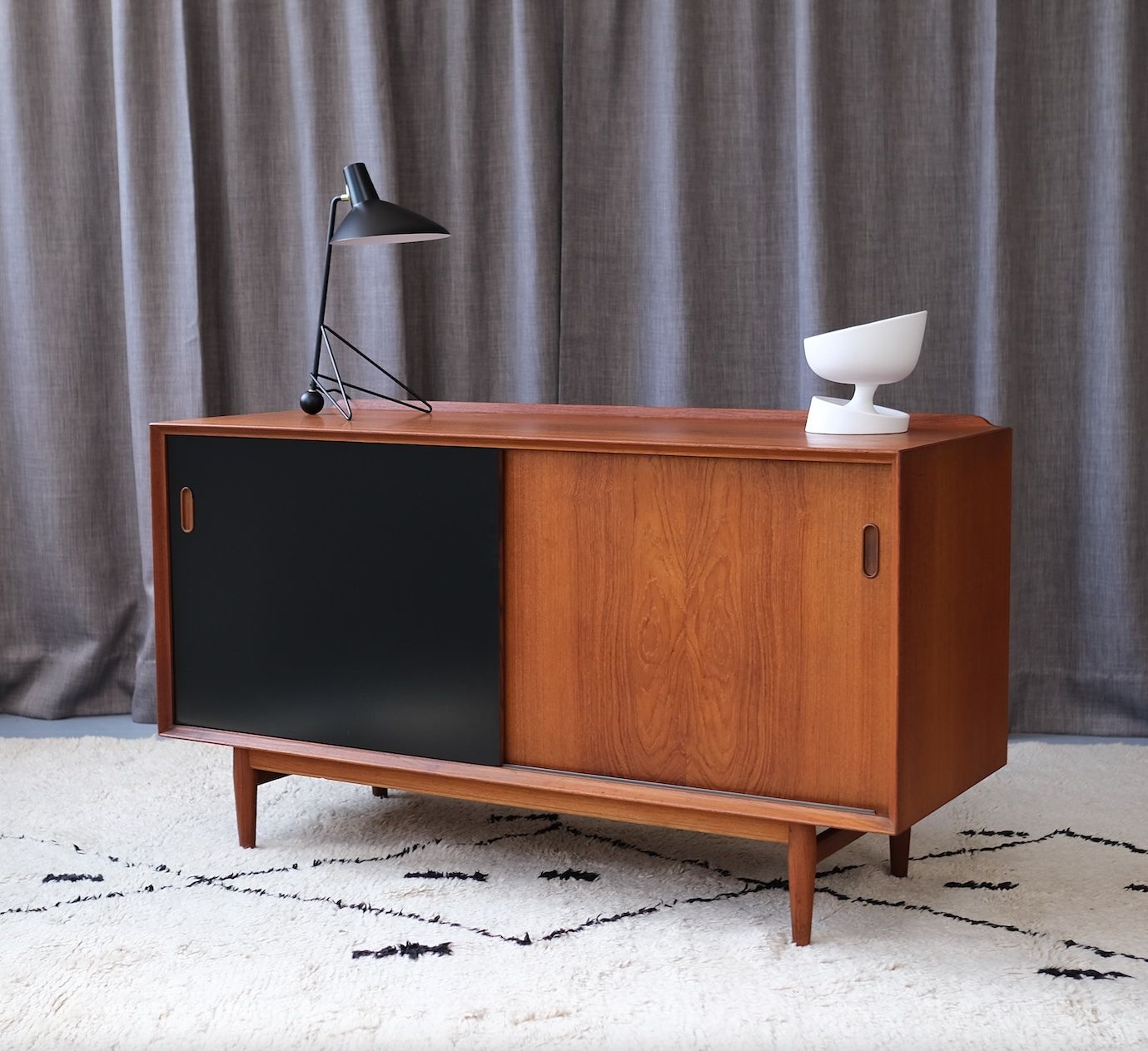 Credenze: Arne Vodder Modell OS11 Sideboard / Sibast, Denmark – Usato da Bern venduto da Zmodern_VIN 5