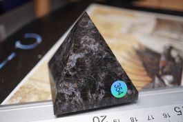 Astrophyllite    Pyramide aus  Konkurs  n354  55mm
