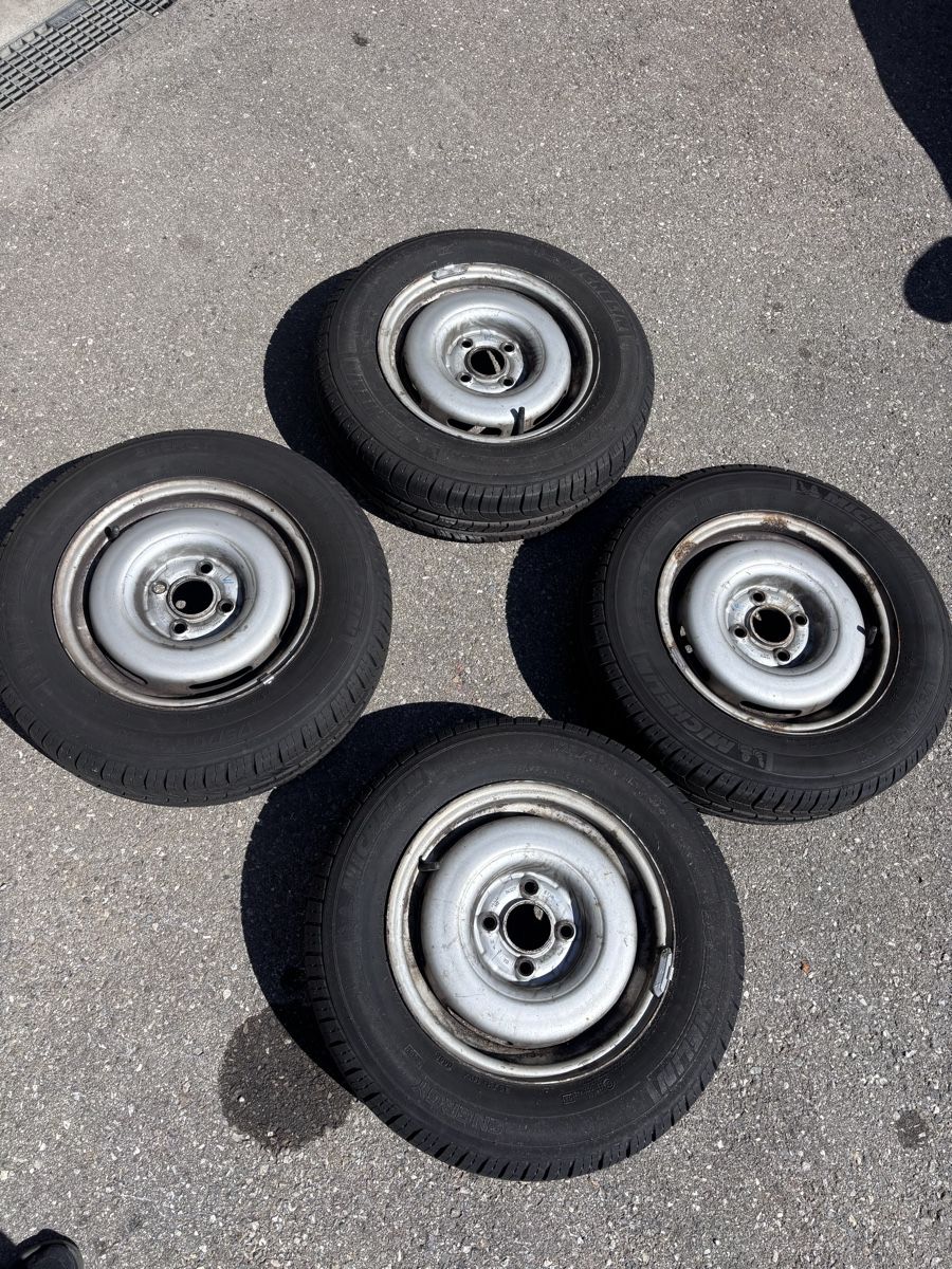 Volkswagen Pneumatici & Ruote complete: Räder von VW Golf 2 – Usato da Montlingen venduto da ste_prb9