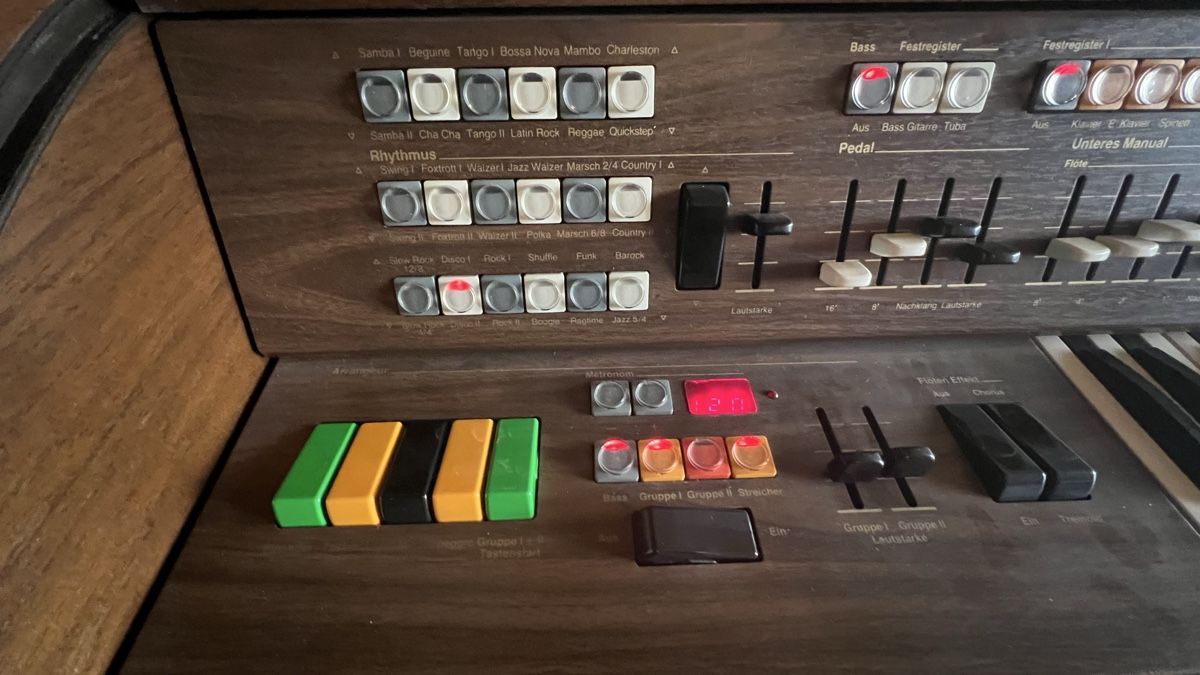 Hammond Strumenti musicali: Heimorgel Hohner D98 – Difettoso da Seuzach venduto da Biter 3