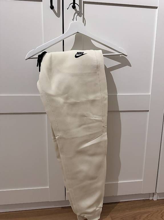 Nike Completi: Nike Sweat Jacke & Hose - creme – Nuovo (secondo la descrizione) da Stein AG venduto da lpsx3 4