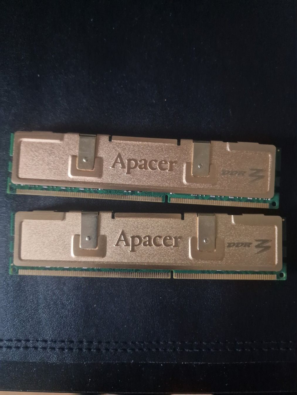 Componenti elettronici: Apacer 4GB DDR3 – Difettoso da Münsingen venduto da tim_2xql