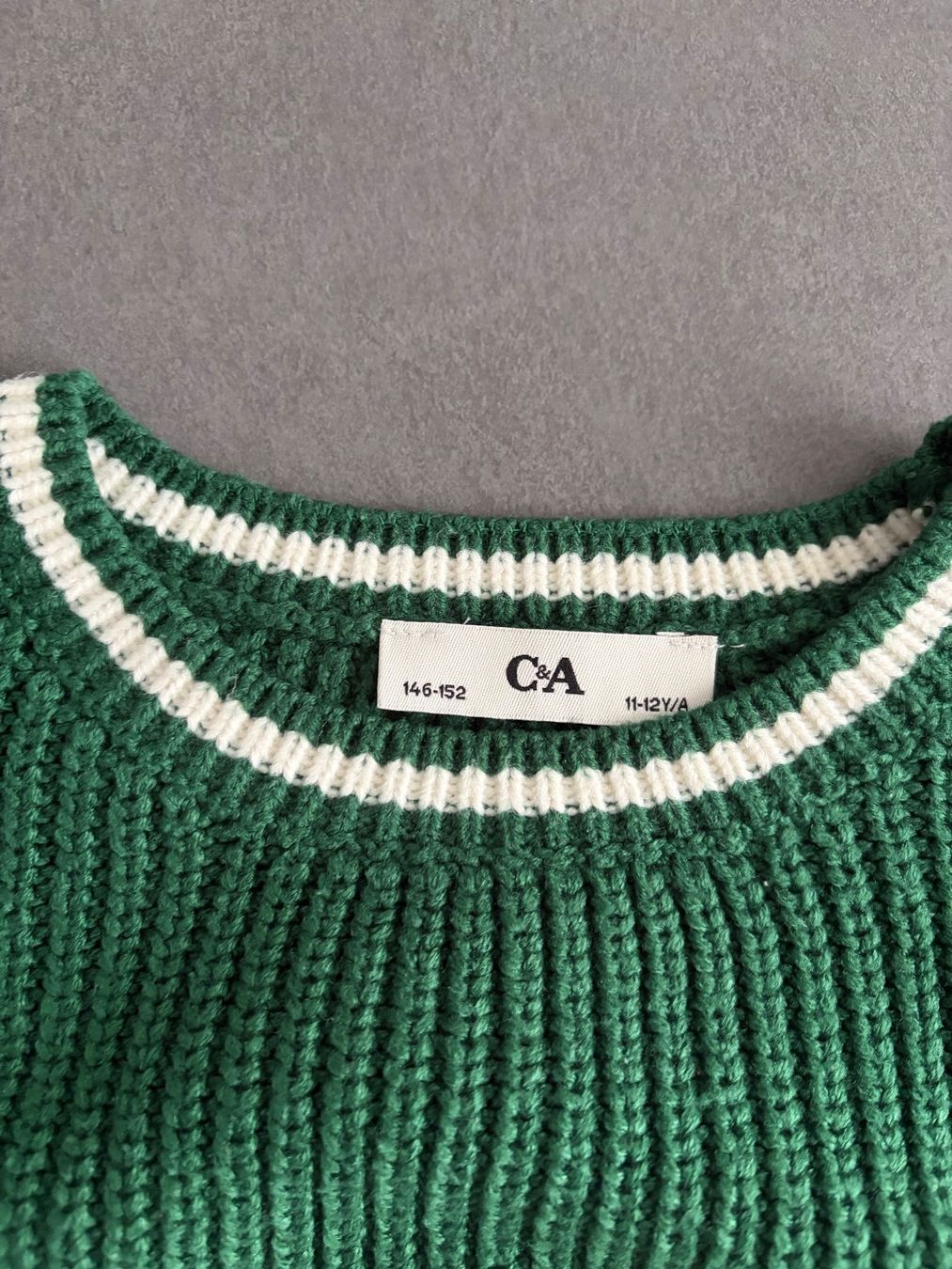C&A Maglioni & Felpe: C&A Pulli, Strickoptik, grün, Gr. 146/152 – Usato da Beinwil am See venduto da den_p9db 2