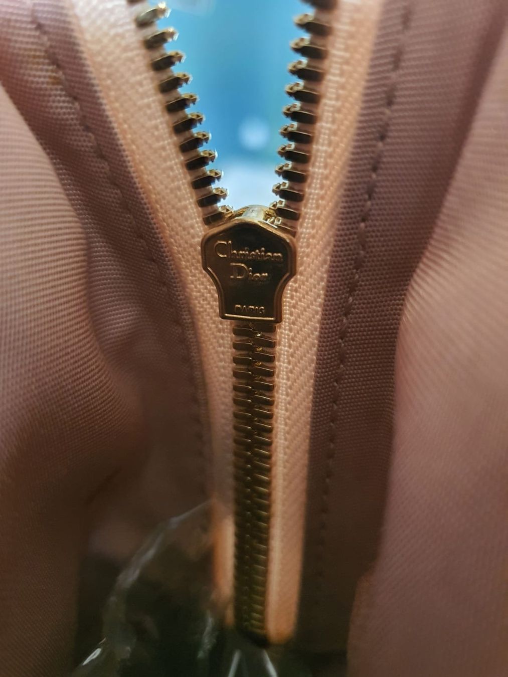 Dior Taschen für Damen: Dior Rose Leder Schultertasche – Gebraucht aus Schlieren von Fangolf 3