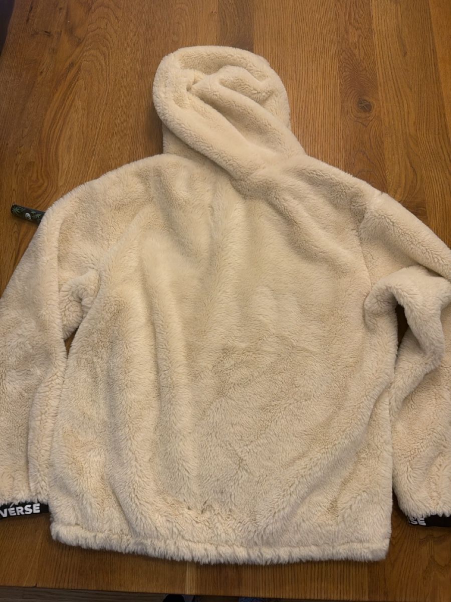 Converse Jacken & Mäntel: Kapuzenjacke fake four – Gebraucht aus Davos Platz von anr_y7w2 3