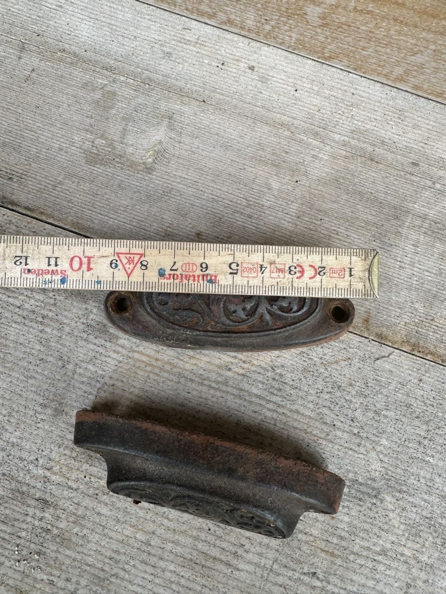 Ferramenta: 2 Schubladen Griffe Gusseisen – Usato da Villmergen venduto da Bezdupe 5
