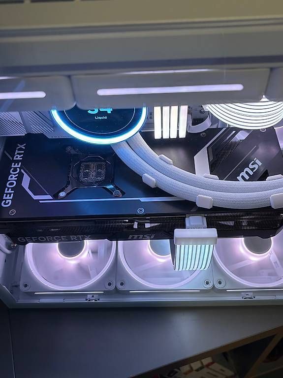Schede grafiche: MSI GeForce RTX 4090 Ventus 3X 24G  Comme neuve – Usato da Delémont venduto da cmh_5pmt 4