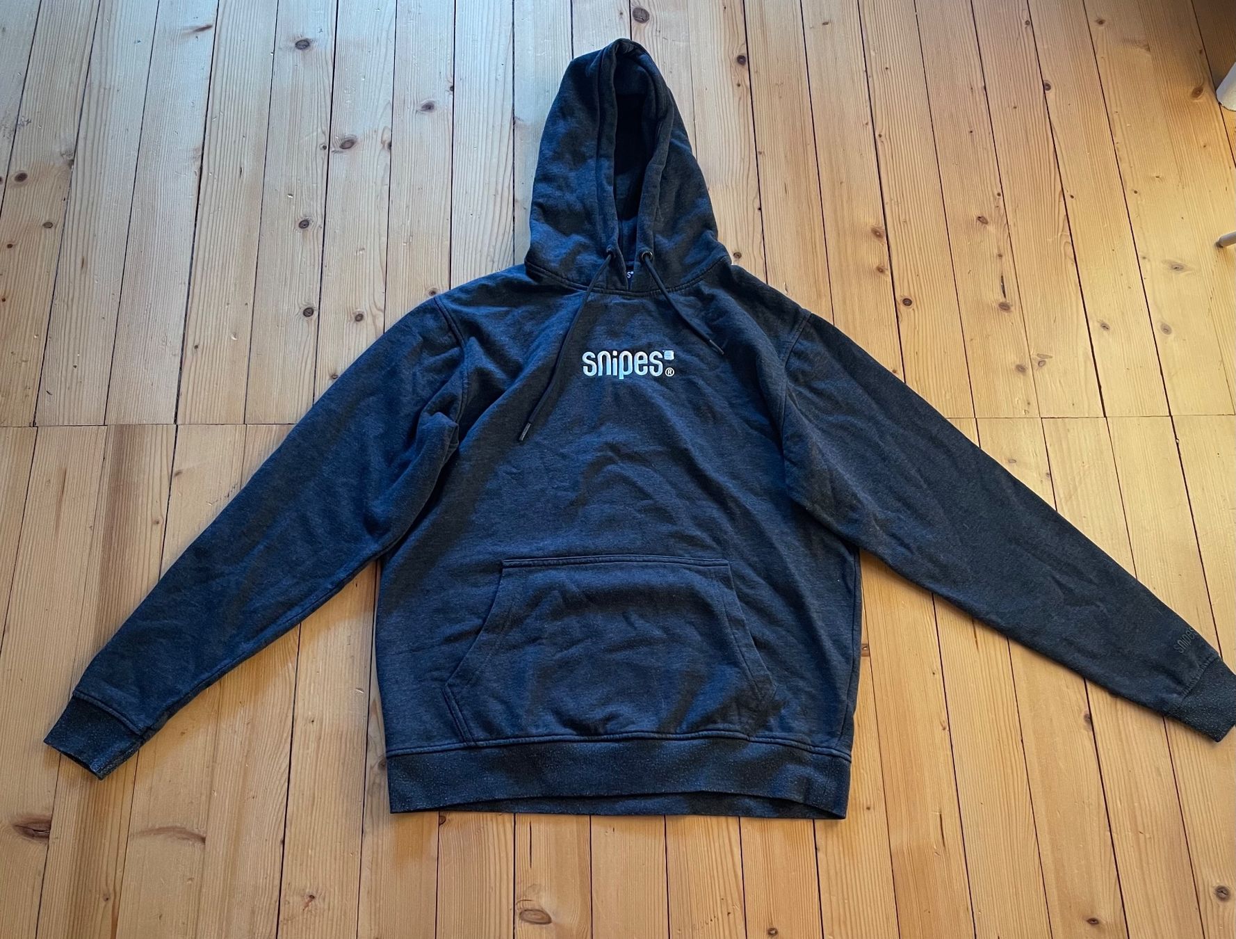 Snipes Pullover & Sweatshirts: Pullover Snipes Grösse M grau – Gebraucht aus Pfäffikon ZH von Oncidium01
