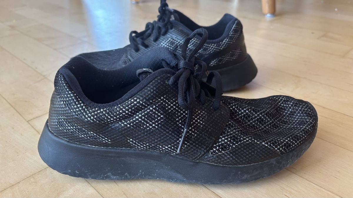 Scarpe da donna: Baskets Nike noires, taille 39, bon état – Usato da Pomy venduto da Pomnath 2