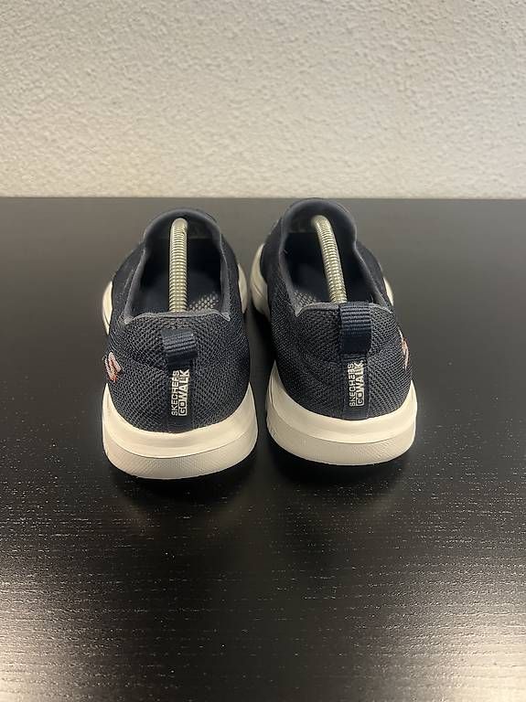 Skechers Scarpe da uomo: Skechers Go Walk Sneaker Schuhe – Usato da Au SG venduto da ali_j87n 2