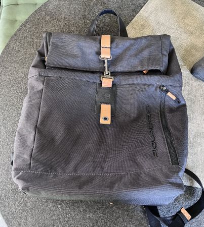Piquadro Rucksack grau mit Leder Details sehr guter Zustand