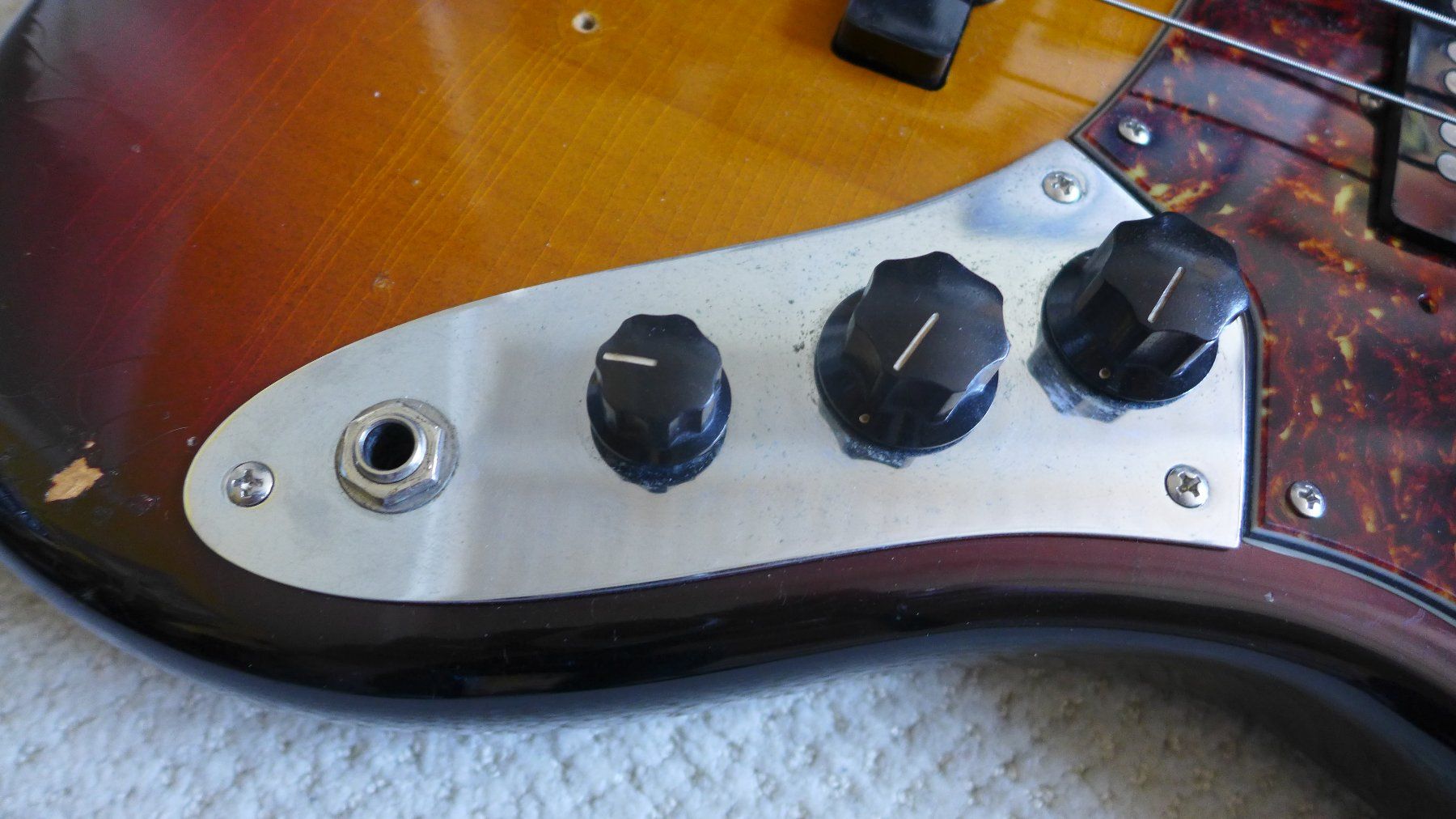 Fender Musikinstrumente: FENDER Precision/Jazz Bass 1966 – Gebraucht aus Steinhausen von 351bb 3