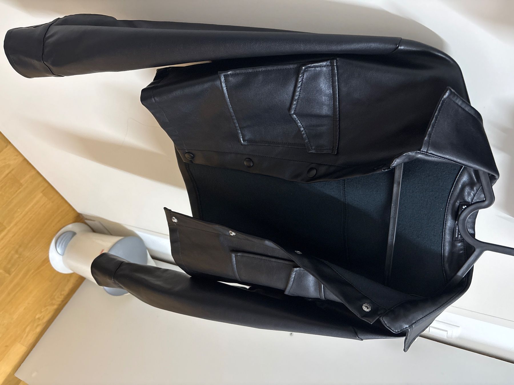 Jacken: Schwarze Lederjacke in XS! – Gebraucht aus Biel/Bienne von ami_gjv7 2